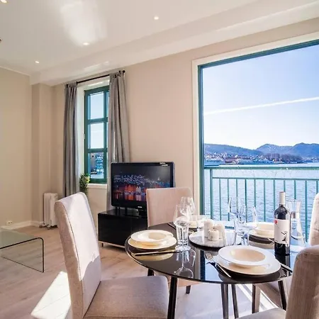Seafront Apt. With Elevator And French Balcony * Bergen