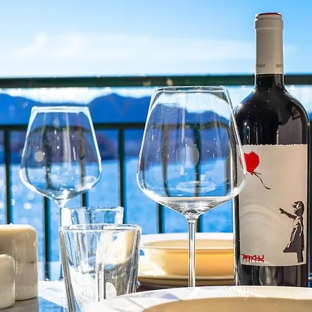 Seafront Apt. With Elevator And French Balcony Apartamento