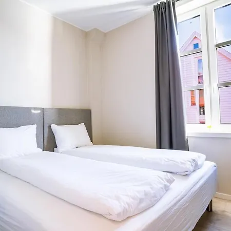 Seafront Apt. With Elevator And French Balcony Apartment Bergen